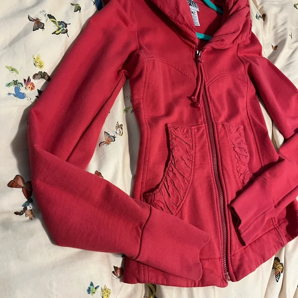 Short Cloak Hoodie Lipstick EUC XS - Picture 4 of 6